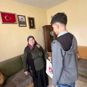 Çocuk Evleri Sitemizdeki Evlatlarımız Aziz Şehitlerimizin Ailelerini Ziyaret Etti - fotoğraf 2