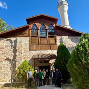 Geçmişimizin İzinde, Büyüklerimizle Birlikte - fotoğraf 1