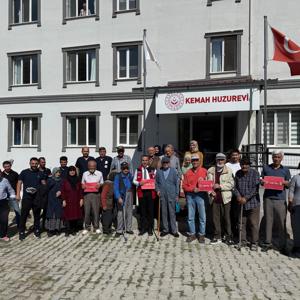 “İyilik Var” Platformu faaliyetleri kapsamında, İlçelerimiz sınırları içerisinde faaliyet gösteren kamu kurum ve kuruluşları ile esnafla görüşmeler gerçekleştirilmiştir. - fotoğraf 1
