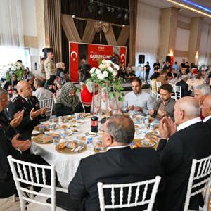 Vali Dr. Serdar Kartal ve İl Protokolü, Gazilerimiz Onuruna Düzenlenen Programda Bir Araya Geldi - fotoğraf 4