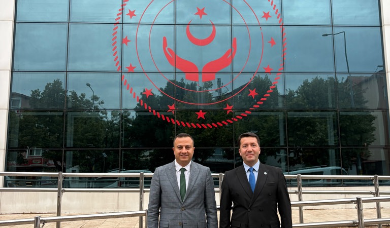 İl Müdürümüz Selim Köse, Isparta Süleyman Demirel Havalimanı Müdürü Ahmet Karagöz'ü makamında misafir etti.
