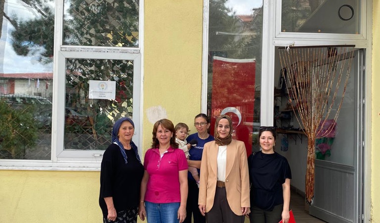İl Müdür Yardımcımız Neslihan Şeyma Taşaltın Soydinç ve görevli çalışma arkadaşlarımız tarafından S.S. Gülgönen Tarımsal Kalkınma Kadın Kooperatifine ziyaret gerçekleştirildi.