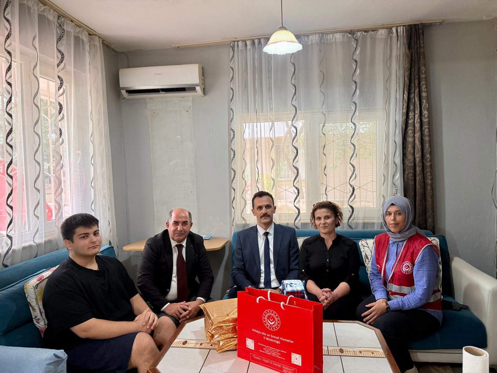 İl Müdürümüz Galip SÖKMEN, 2026 YKS Türkiye 500’üncüsü Olan Öğrencimizi Ziyaret Etti