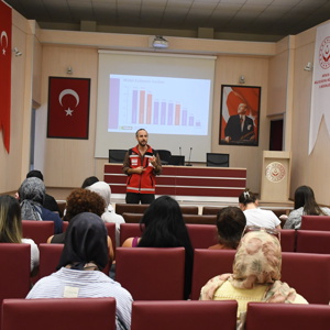 Bakım Personellerine “Teknoloji Bağımlılığı ve Aile İçi İletişim” Eğitimi Verildi - fotoğraf 1