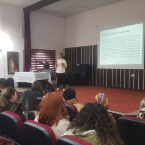 Bilişim Teknolojileri ve Bilinçli Medya Kullanımı Eğitimi Verildi. - fotoğraf 3