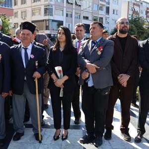 19 Eylül Gaziler Günü Münasebetiyle Çelenk Sunma ve Anma Programı Düzenlendi - fotoğraf 9