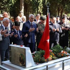 19 Eylül Gaziler Günü Münasebetiyle Şehitlik ve Anıtlarda Anma Programı Düzenlendi - fotoğraf 2