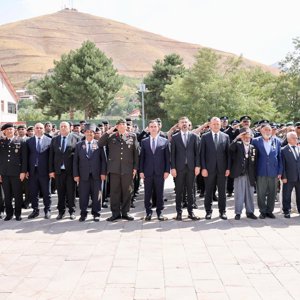 19 Eylül Gaziler Günü, Bitlis'te çelenk sunma töreniyle kutlandı - fotoğraf 6