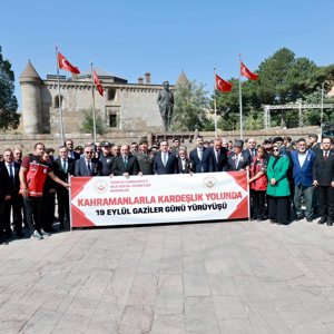Bitlis’te “Kahramanlarla Kardeşlik Yolunda 19 Eylül Gaziler Günü Yürüyüşü”  - fotoğraf 7