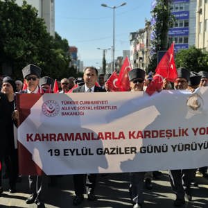 19 Eylül Gaziler Günü kapsamında “Kahramanlarla Kardeşlik Yolunda” Yürüyüşü - fotoğraf 5