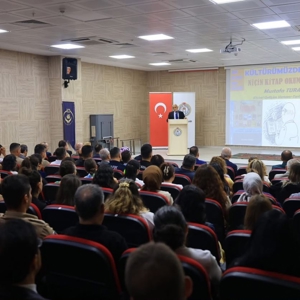 Kitabın Kültürümüzdeki Yeri ve Kitap Okuma Alışkanlığı Edinmenin Yolu Semineri Düzenlendi - fotoğraf 1