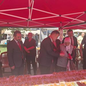 19 Eylül Gaziler Günü dolayısıyla, vatanımızın bölünmez bütünlüğü ve milletimizin bekası uğruna canlarını feda eden aziz şehitlerimiz ile ebediyete irtihal eden kahraman gazilerimizin ruhlarına ithafen Menteşe Kurşunlu Camii’nde Mevlid-i Şerif programı düzenlendi. - fotoğraf 2