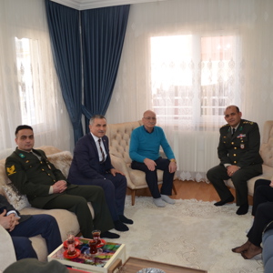 İl Müdürümüz Mahmut ÖZDEMİR Şehit Sinan BİLİR’in Ailesine Ziyarette Bulundu - fotoğraf 2