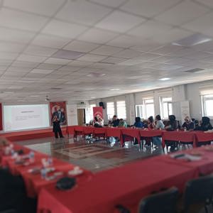 Çocukla İlişkiyi Oyunla Güçlendirme Projesiyle Bakım Personelinin Yetkinlikleri Güçlendiriliyor - fotoğraf 3