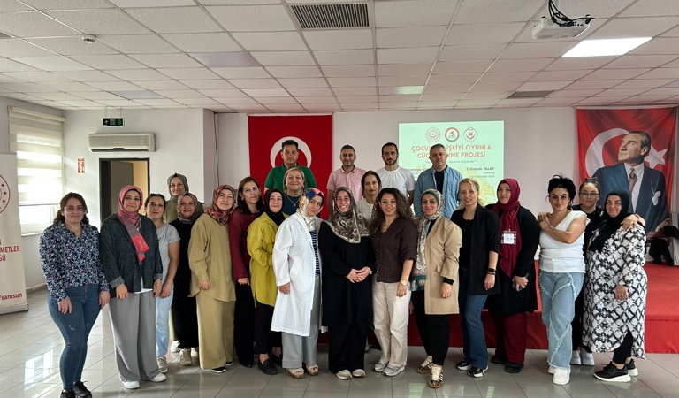 Çocukla İlişkiyi Oyunla Güçlendirme Projesiyle Bakım Personelinin Yetkinlikleri Güçlendiriliyor