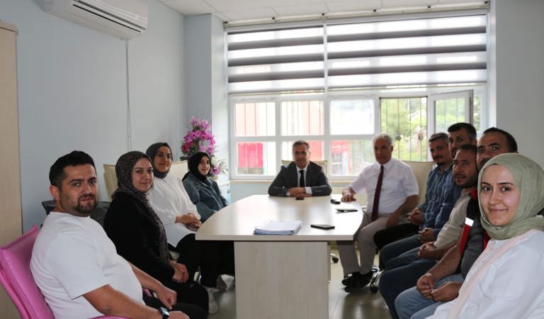 İl Müdürümüz Vefa Akdoğan, Tatvan SHM Müdürlüğümüzü ziyaret ederek yürütülen çalışmalar hakkında bilgi aldı