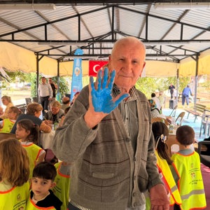 ‘Minik Eller, Büyük Gülüşler El Ele Bir Hatıra’ Temasıyla Kıymetli Büyüklerimiz Öğrencilerle Buluştu - fotoğraf 3