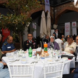 Kahramanlarımızla Aynı Sofrada, Aynı Gururla - fotoğraf 6