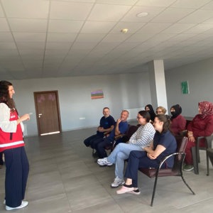 Aile Eğitim Programı (AEP) çerçevesinde, Özel Vize Mete Engelli Bakım Merkezi personeline yönelik “Nörolojik ve Psikiyatrik Sağlık” konulu eğitim düzenlendi. - fotoğraf 2