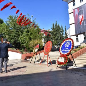 19 Eylül Gaziler Günü dolayısıyla Atatürk Anıtı’nda Çelenk Sunma Töreni düzenlendi. - fotoğraf 9