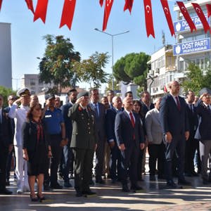 19 Eylül Gaziler Günü dolayısıyla Atatürk Anıtı’nda Çelenk Sunma Töreni düzenlendi. - fotoğraf 10
