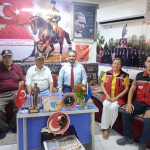 İl Müdürümüz Mahmut SELÇUK, Milas Muharip Gaziler Derneği Başkanı Mehmet SARBAN’ı ziyaret etti.  - fotoğraf 1