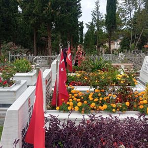 Şehit Annemizin Kabir Ziyaretine Eşlik Ettik  - fotoğraf 4