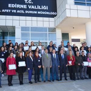 Uygulamalı İlk Yardım Eğitimine Katılım Sağlayan Personellerimize Sertifikaları Verildi - fotoğraf 31