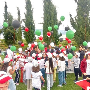Uçurtmalar Vurulmasın, Gökyüzü Çocuklara Kalsın ! - fotoğraf 3