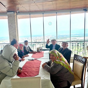 Huzurevi Sakinlerimizle Serenler Tepesi Bayraklıtepe Gezisi - fotoğraf 1