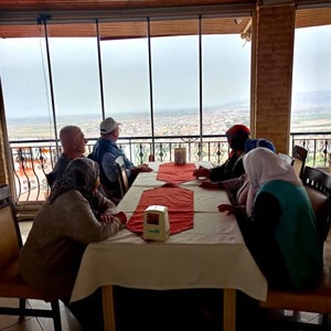 Huzurevi Sakinlerimizle Serenler Tepesi Bayraklıtepe Gezisi - fotoğraf 2