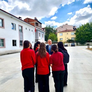 İl Müdürümüz Mustafa ÇAKIR , İl Müdürlüğümüze bağlı İhtisaslaştırılmış Çocuk Evleri Sitesi Müdürlüğümüze (İÇES) ziyaret gerçekleştirdi. - fotoğraf 2