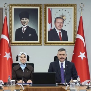 İl ve İlçe Sosyal Yardımlaşma ve Dayanışma Vakfı Performans Karneleri” Konulu Toplantı - fotoğraf 2
