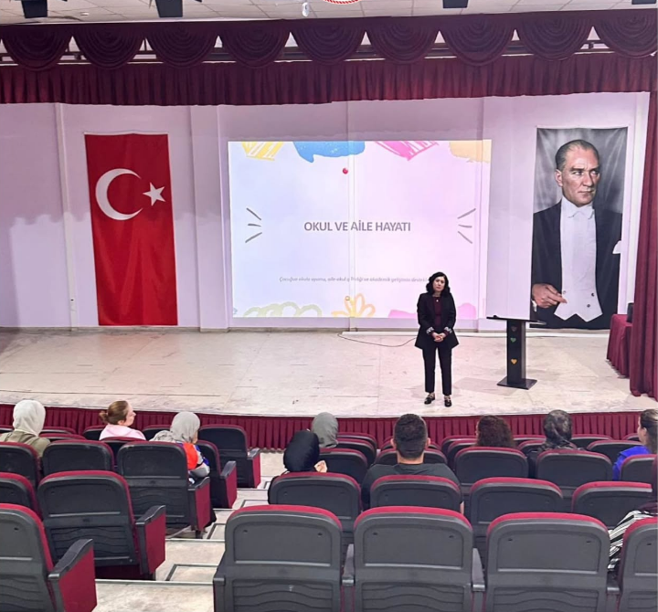 Pelitli Şehit Kadir Tuncel İlkokulu Velilerine Yönelik "Okul ve Aile Hayatı" Eğitimi Gerçekleştirildi