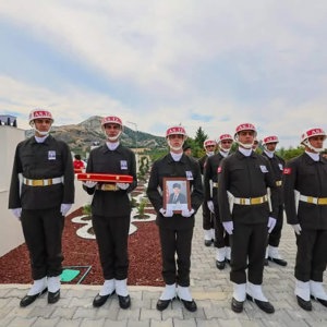 Kahraman Gazimiz Eyüp Öztürk, Düzenlenen Resmi Törenle Son Yolculuğuna Uğurlandı - fotoğraf 1