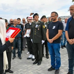 Kahraman Gazimiz Eyüp Öztürk, Düzenlenen Resmi Törenle Son Yolculuğuna Uğurlandı - fotoğraf 2