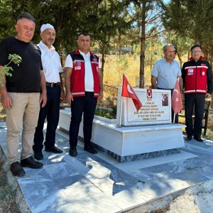 Şehidimiz Ramazan Demirci Kabri Başında Anıldı - fotoğraf 1