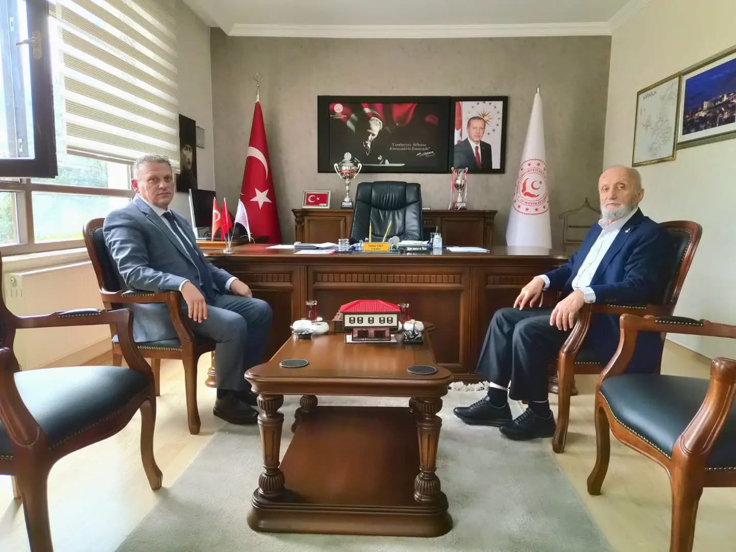 Karabük Ağız ve Diş Sağlığı Hastanesi Kurucu Başhekimi Ahmet Ustaoğlu’ndan İl Müdürümüz Sami Çift’e Ziyaret
