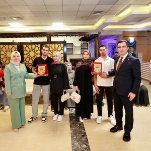Aile Buluşmalarında Genç Çiftlerimizle Bir Araya Geldik - fotoğraf 5