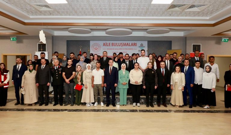 Aile Buluşmalarında Genç Çiftlerimizle Bir Araya Geldik