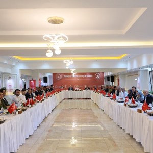 Bakanımız Göktaş, Van'da "Terörsüz Türkiye Kardeşlik Sofrası"nda konuştu: - fotoğraf 5
