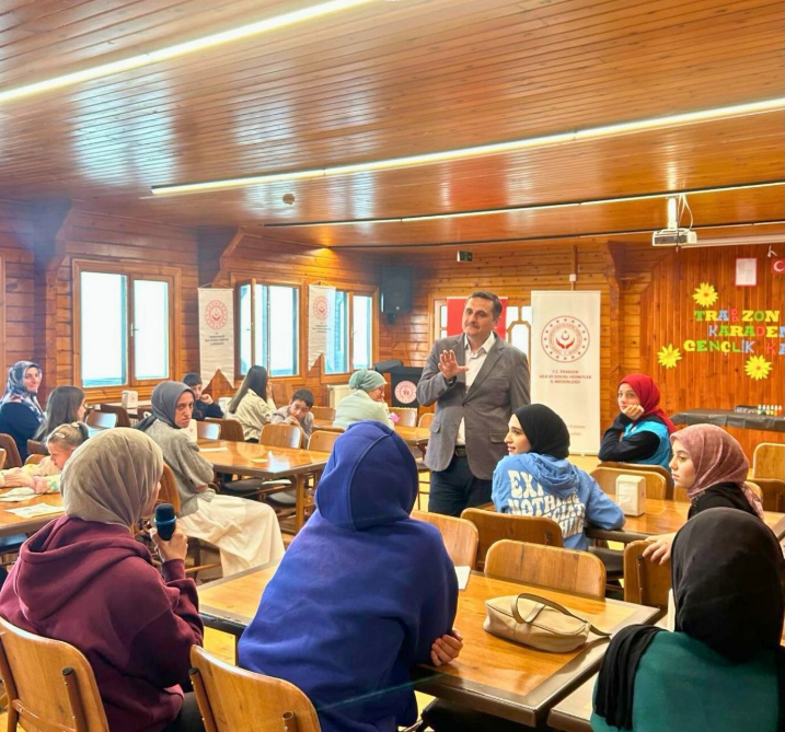 Dijital Detoks Aile Kampı, Düzköy Doğu Karadeniz Gençlik Kampı’nda gerçekleştirildi.