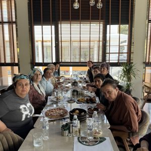 Özel Gereksinimli Bireylerimiz İçin Öğle Yemeği Etkinliği Düzenlendi - fotoğraf 2