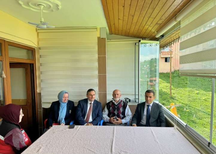 İl Müdürümüz Dr. Hüseyin Mollaoğlu, Şehidimiz Şeref Harbutoğlu’nun kıymetli ailesini ziyaret etti.