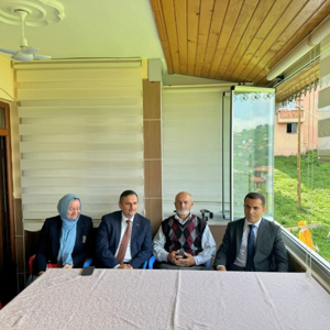 İl Müdürümüz Dr. Hüseyin Mollaoğlu, Şehidimiz Şeref Harbutoğlu’nun kıymetli ailesini ziyaret etti. - fotoğraf 1