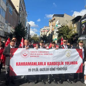 19 Eylül Gaziler Günü Kapsamında Gaziler Günü Yürüyüşü Düzenlendi - fotoğraf 3