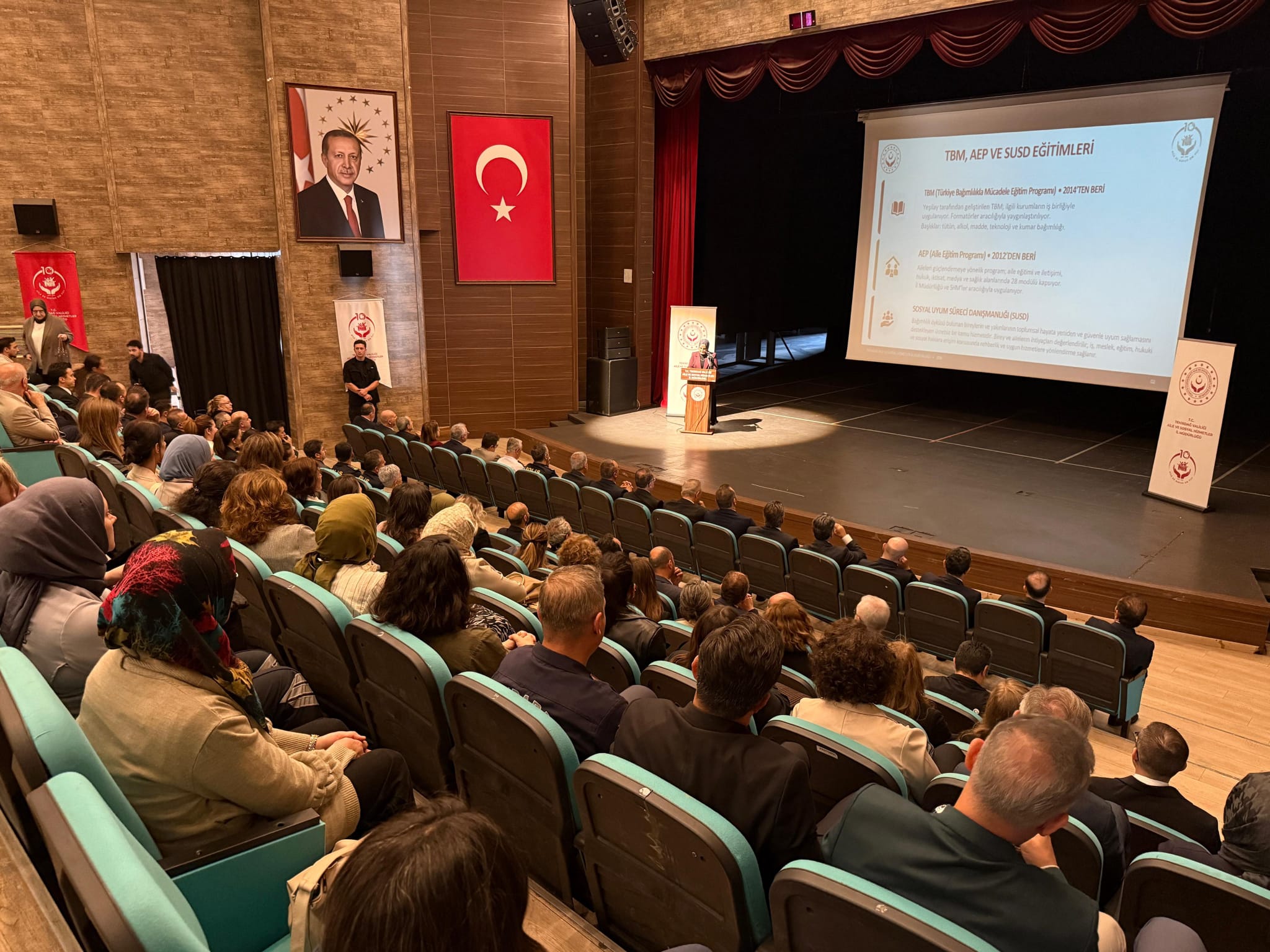 “Dijital Bağımlılık Çağında, Aile ve Birey” Konulu Konferans Gerçekleştirildi