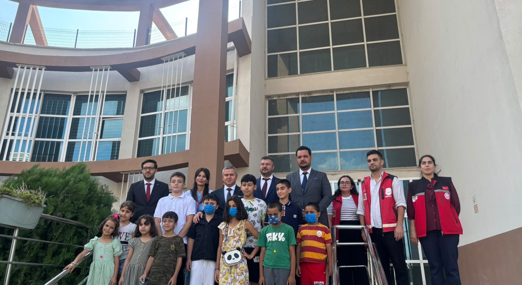 İl Müdürümüz Sayın Naci Yılmaz ve Osmaniye Sosyal Hizmet Merkezi Müdürümüz Sayın Muhammet Emre Kurt’un katılımıyla,Okul Destek Projesi’nden yararlanan ve ebeveyn kaybı yaşamış çocuklarımızla birlikte Osmaniye Ağız ve Diş Sağlığı Merkezi’ne ziyaret gerçekleştirildi