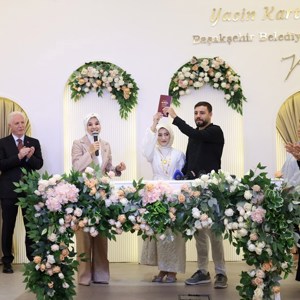 Bakanımız Göktaş, Aile ve Gençlik Fonu'nun 100 Bininci Çiftinin Nikah Şahidi Oldu - fotoğraf 2