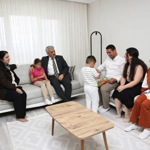 Valimiz Sayın Mehmet Makas, Koruyucu Ailemizi Ziyaret Etti - fotoğraf 3